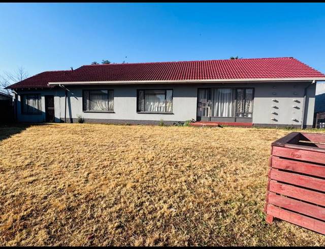 3 BEDROOM HOUSE FOR SALE IN KRUGERSRUS